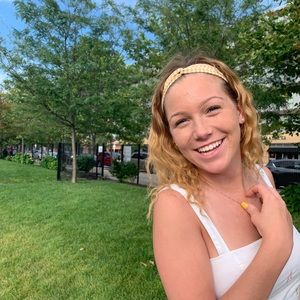 Meet your Posher, Elise